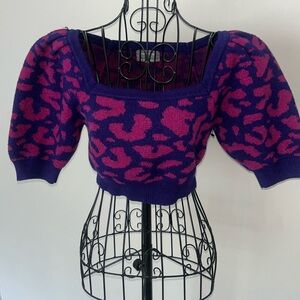 Urban Outfitters purple/pink puffy sleeve cropped sweater top. Sz Large. EUC!